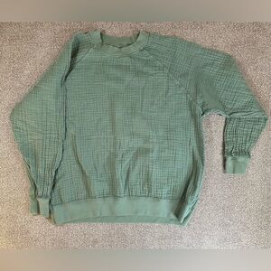 9 seed resort long sleeve textured crew top sage green size PS Small Petite USA